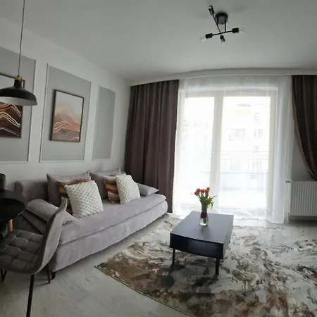 Elite 7 Jezyce- Baranczaka 7 ポズナン