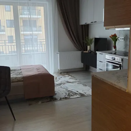 Elite 7 Jezyce- Baranczaka 7 *