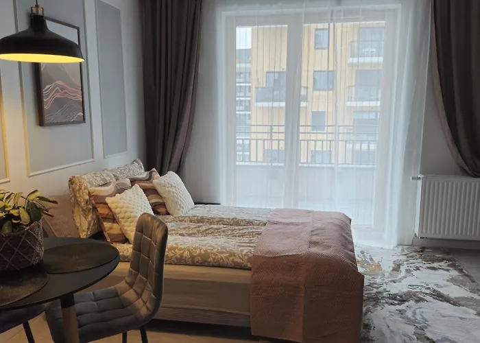 Elite 7 Jezyce- Baranczaka 7 *